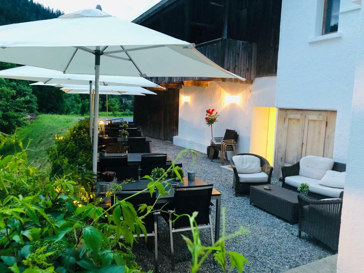 Landgasthof Zum Glenner Domat Buitenkant foto